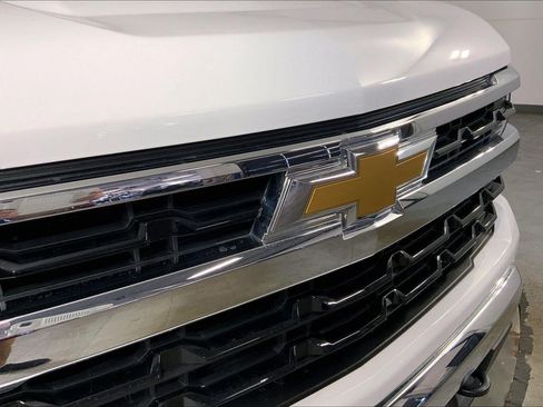 Used 2023 Chevrolet Silverado 1500 LT AWD/4WD image 28
