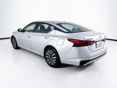 Used 2024 Nissan Altima 2.5 SV FWD image 6