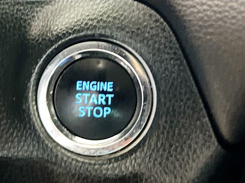 Used 2022 Toyota RAV4 XLE image 24