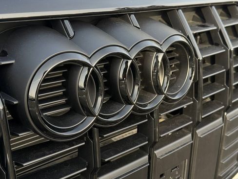 New 2025 Audi Q3 2.0T Premium image 32