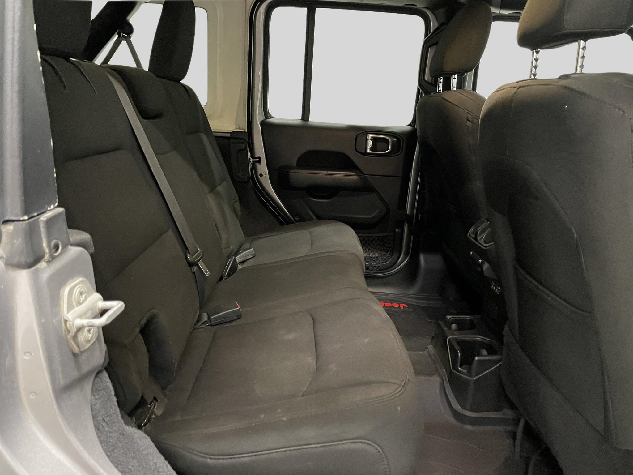 Used 2019 Jeep Wrangler Unlimited Sahara AWD/4WD image 9