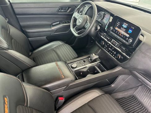 Used 2024 Nissan Pathfinder Rock Creek image 17