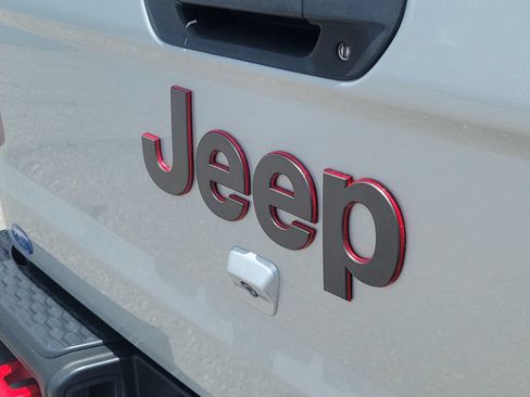 Used 2023 Jeep Gladiator Rubicon w/ LED Lighting Group AWD/4WD image 10