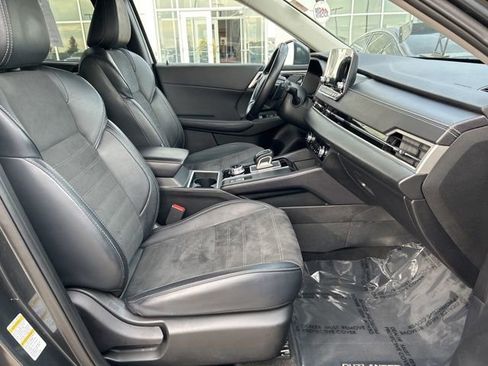 Used 2024 Mitsubishi Outlander SE image 19