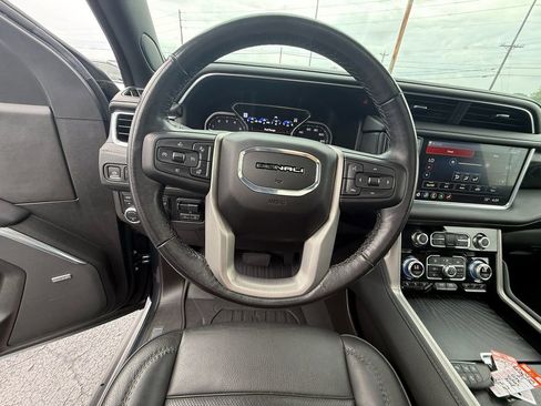 Used 2021 GMC Yukon XL Denali w/ Denali Ultimate Package AWD/4WD image 16