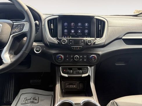 Used 2024 GMC Terrain SLT AWD/4WD image 11