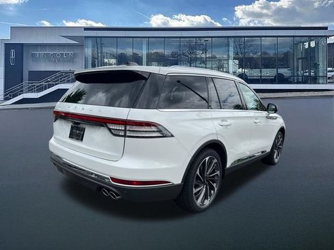 New 2026 Lincoln Aviator Reserve w/ Illumination Package RWD image 8