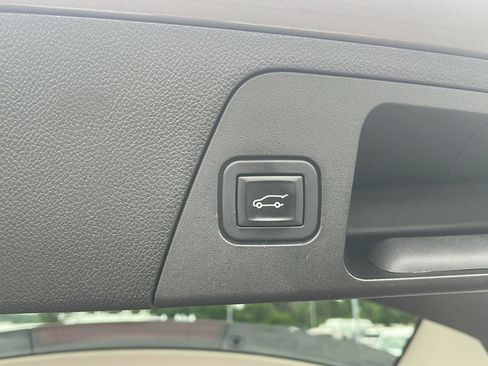 Used 2019 Buick Envision Premium AWD/4WD image 33