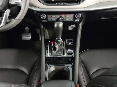 Used 2025 Jeep Compass Limited AWD/4WD image 24
