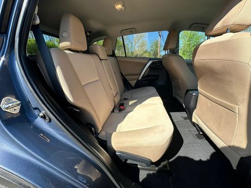 Used 2013 Toyota RAV4 LE FWD image 17