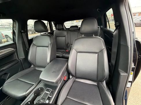 Used 2020 Volkswagen Atlas Cross Sport SE FWD image 18