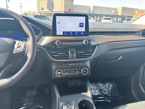 Used 2020 Ford Escape Titanium AWD/4WD image 24