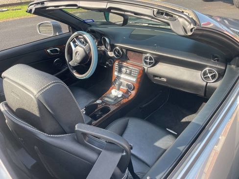 Used 2012 Mercedes-Benz SLK 350 SLK 350 2dr Convertible w/ Premium I Pkg image 9
