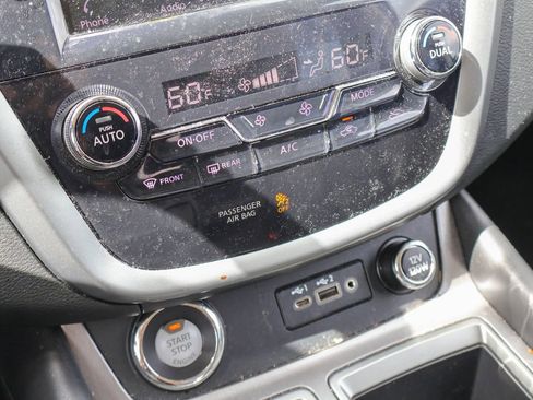 Used 2023 Nissan Murano SV image 11