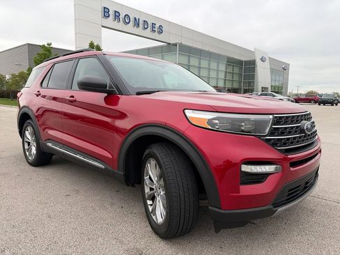 Used 2023 Ford Explorer XLT w/ Equipment Group 202A AWD/4WD image 1
