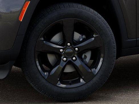 New 2026 Jeep Grand Cherokee Limited w/ Limited Altitude Package RWD image 8