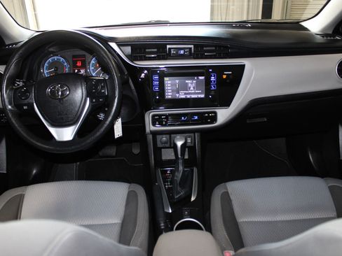 Used 2017 Toyota Corolla LE FWD image 13