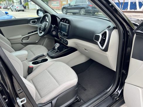 Used 2020 Kia Soul S image 20