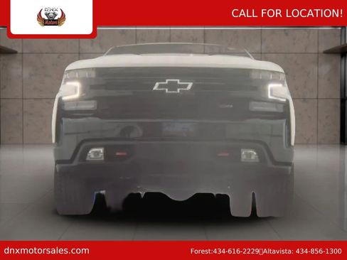 Used 2021 Chevrolet Silverado 1500 LT Trail Boss w/ Convenience Package II image 3