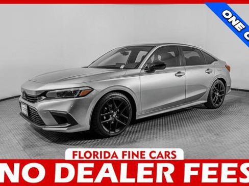 Used 2024 Honda Civic Sport image 1