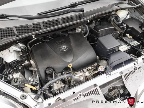 Used 2020 Toyota Sienna Limited image 48