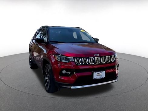 Used 2025 Jeep Compass Limited image 6