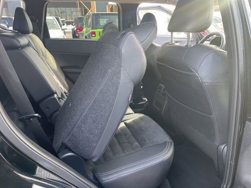 Used 2024 Mitsubishi Outlander SE image 38