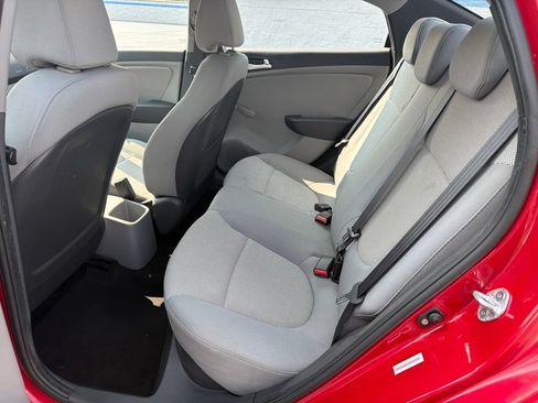 Used 2012 Hyundai Accent GLS FWD image 18