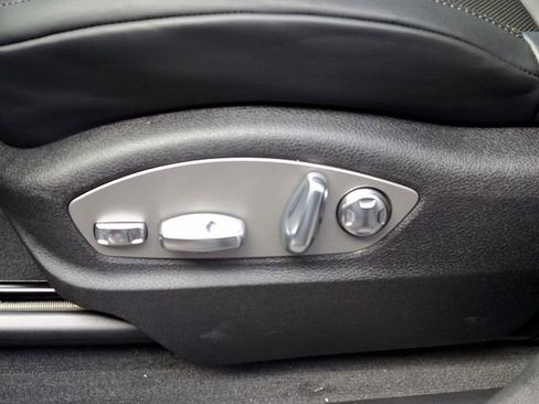 New 2025 Porsche Macan image 15