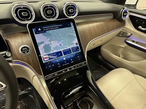 Certified 2025 Mercedes-Benz GLC 300 image 30