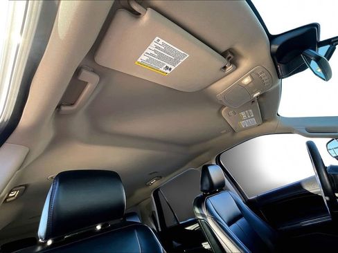 Used 2024 Ford Expedition Max XLT image 22