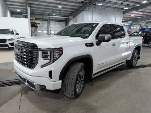 Used 2025 GMC Sierra 1500 Denali Ultimate AWD/4WD image 7