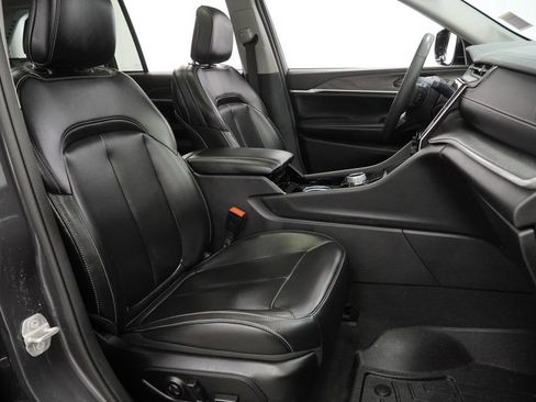 Certified 2023 Jeep Grand Cherokee Limited w/ Black Appearance Package image 48