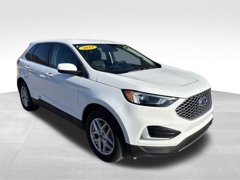 Used 2024 Ford Edge SEL image 3