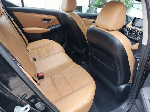 Used 2021 Nissan Sentra SV w/ SV Premium Package FWD image 4