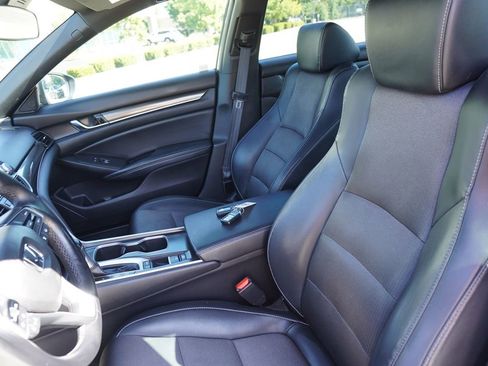 Used 2018 Honda Accord Sport image 26