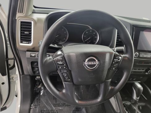 Used 2022 Nissan Frontier SV w/ Technology Package AWD/4WD image 5