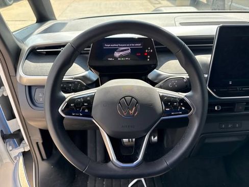 Used 2025 Volkswagen ID. Buzz Pro S RWD image 19