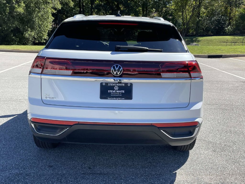 Certified 2026 Volkswagen Atlas Cross Sport SE FWD image 7