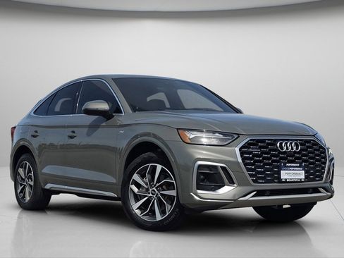 Used 2023 Audi Q5 2.0T Premium w/ Convenience Package AWD/4WD image 2