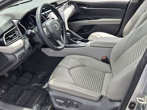 Used 2019 Toyota Camry SE FWD image 10