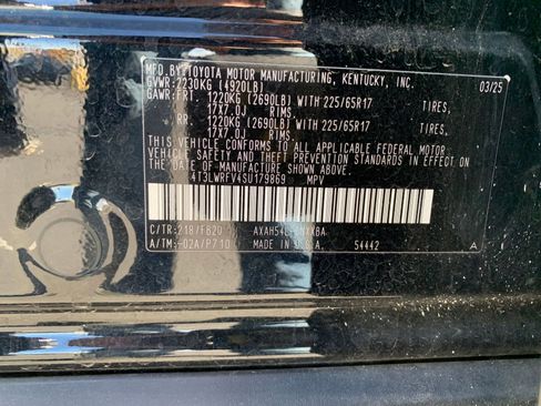 Used 2025 Toyota RAV4 LE image 28