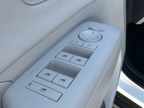 New 2026 Hyundai Kona SEL Premium image 15