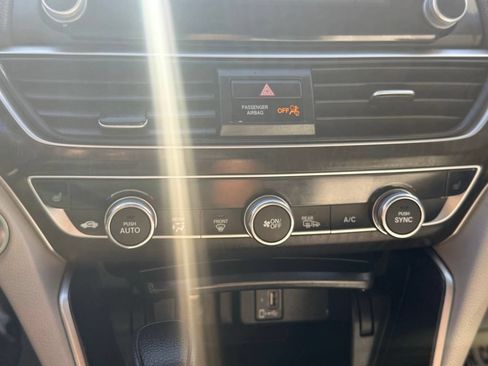 Used 2020 Honda Accord EX image 18