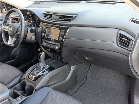 Used 2018 Nissan Rogue SV image 20