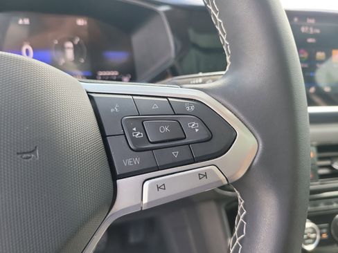 Used 2024 Volkswagen Taos SE image 29