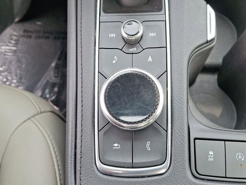 Used 2019 Cadillac XT4 Luxury w/ Cold Weather Package image 25