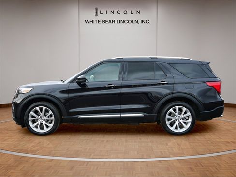 Used 2023 Ford Explorer Platinum w/ Technology Package image 8