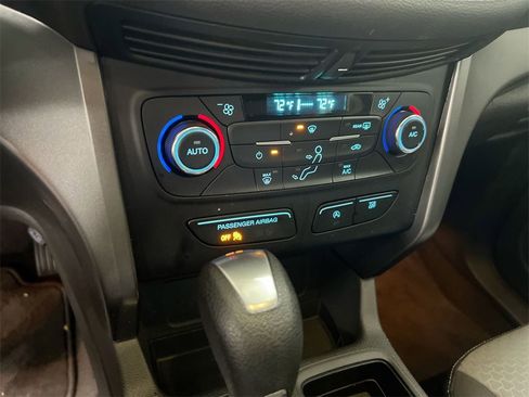 Used 2017 Ford Escape SE image 15