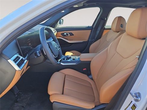 Certified 2025 BMW 330i xDrive Sedan w/ Convenience Package image 9